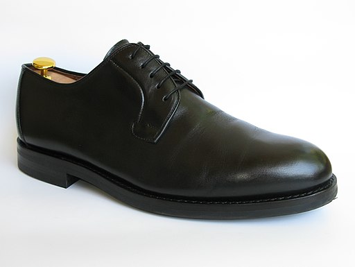 Derby shoe with rubber sole