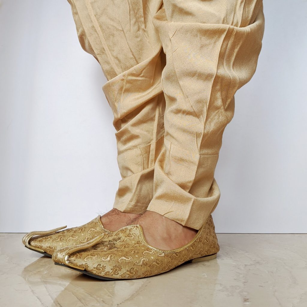 footwear with kurta